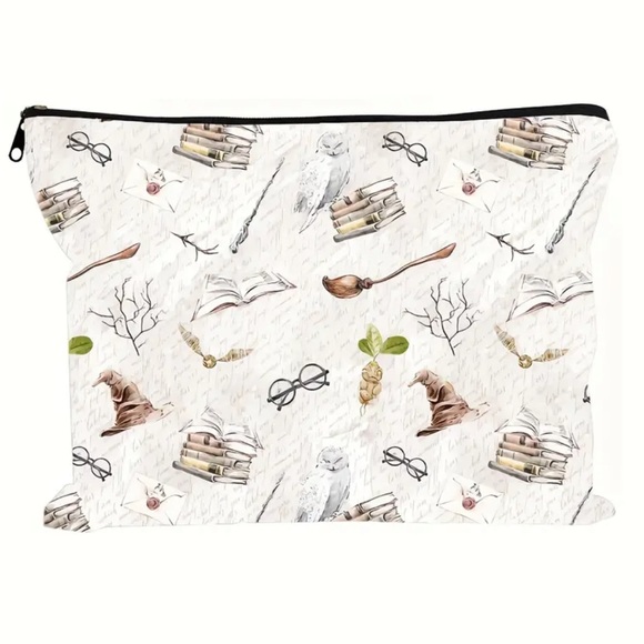 Harry Potter Cosmetic Bag - Picture 2 of 7